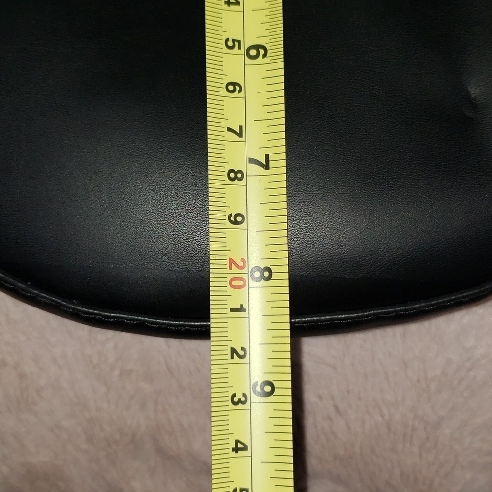 NEW- Small Faux Leather Cluth/ Purse - Picture 8 of 8